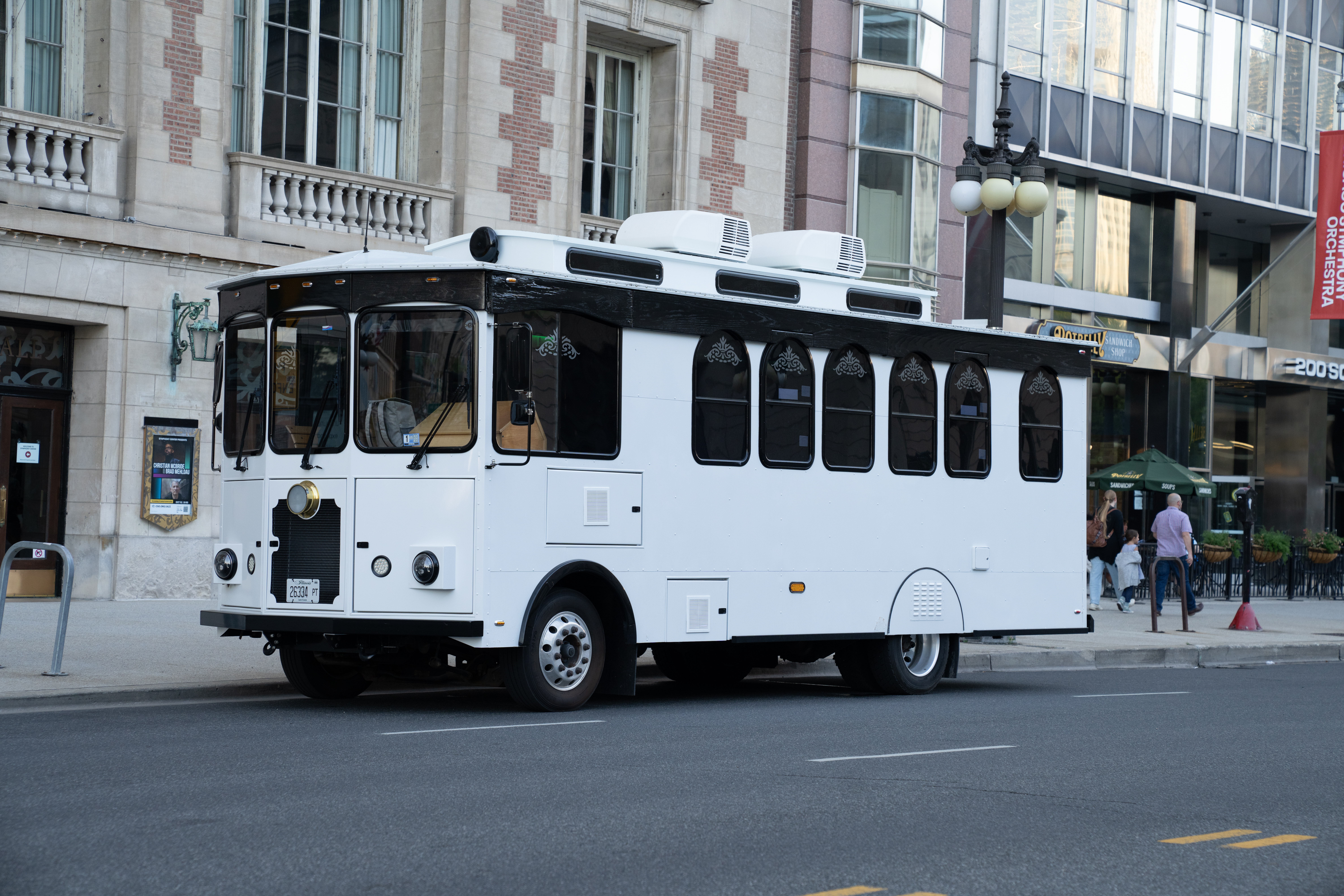 Chicago trolley rental - luxury wedding trolley exterior